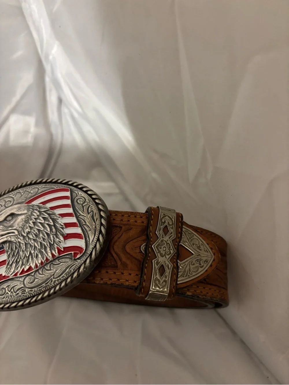 Silver Creek vintage features buckle